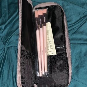 Mary Kay Eye Brush Set with Carrying Case
